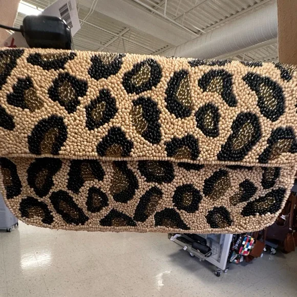 America & Beyond Leopard Print Beaded Shoulder Bag NWT - Picture 2 of 4